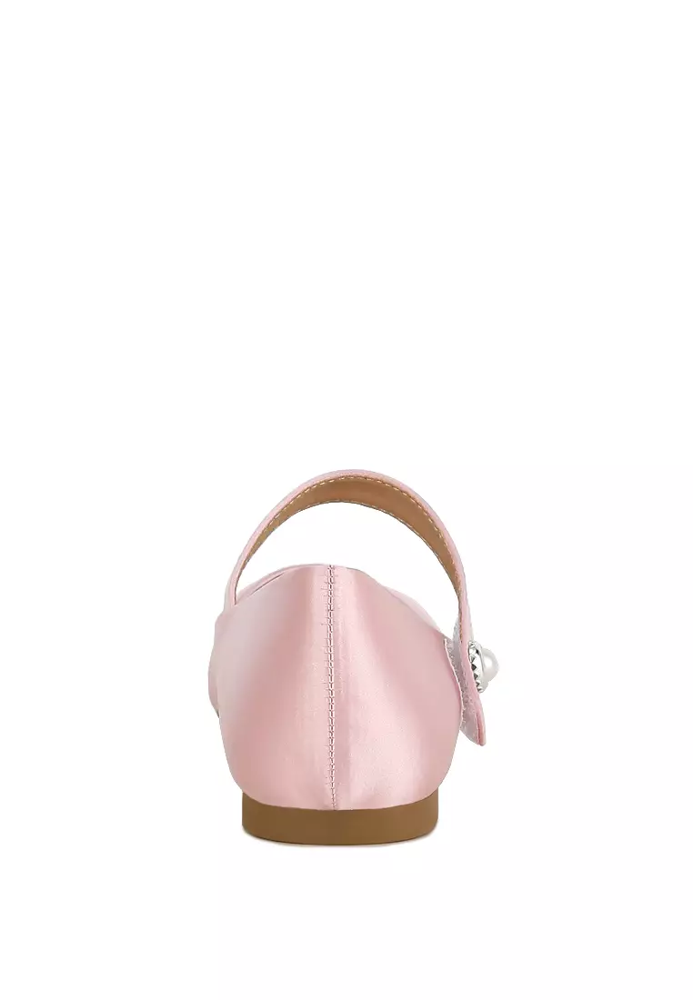 Sepatu Mary Jane Satin Ujung Paten Warna Merah Muda