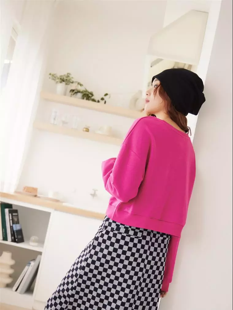 Textured terry embroidered cropped sweatshirt [AB18017]