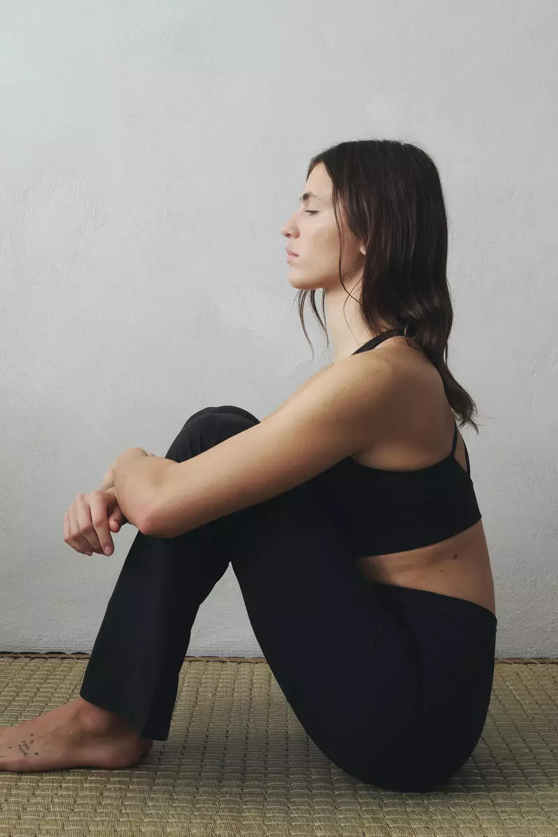 Flared Yoga leggings with SoftMove™