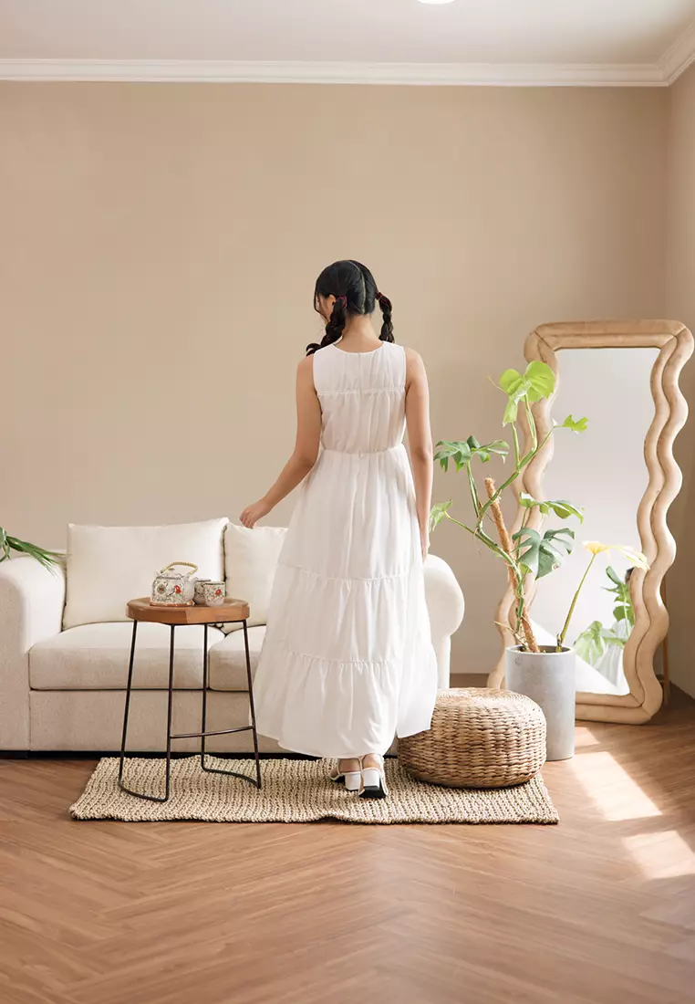 Dolly Sleeveless Tier Dress in White