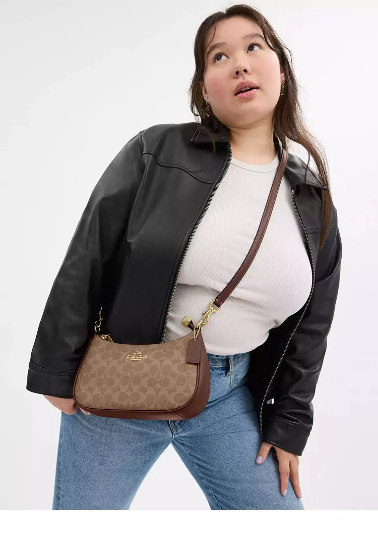 Teri Shoulder Bag In Signature Canvas