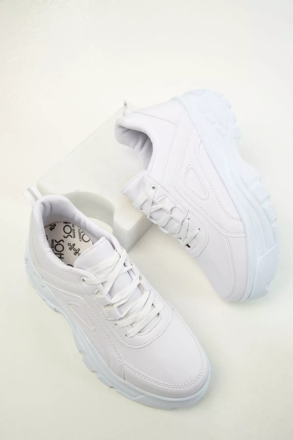 19729 Model White Women's Sneakers