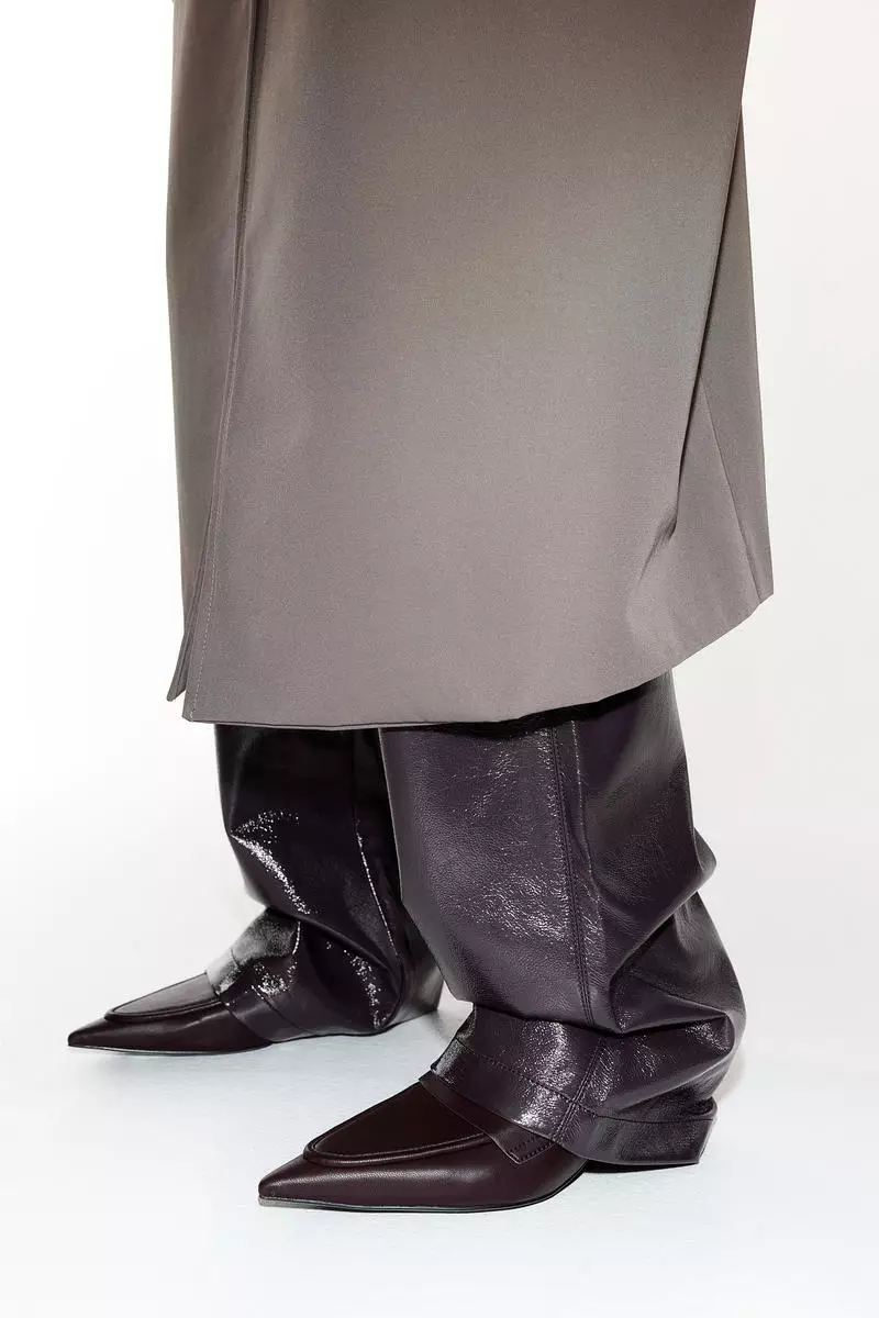 Straight coated trousers