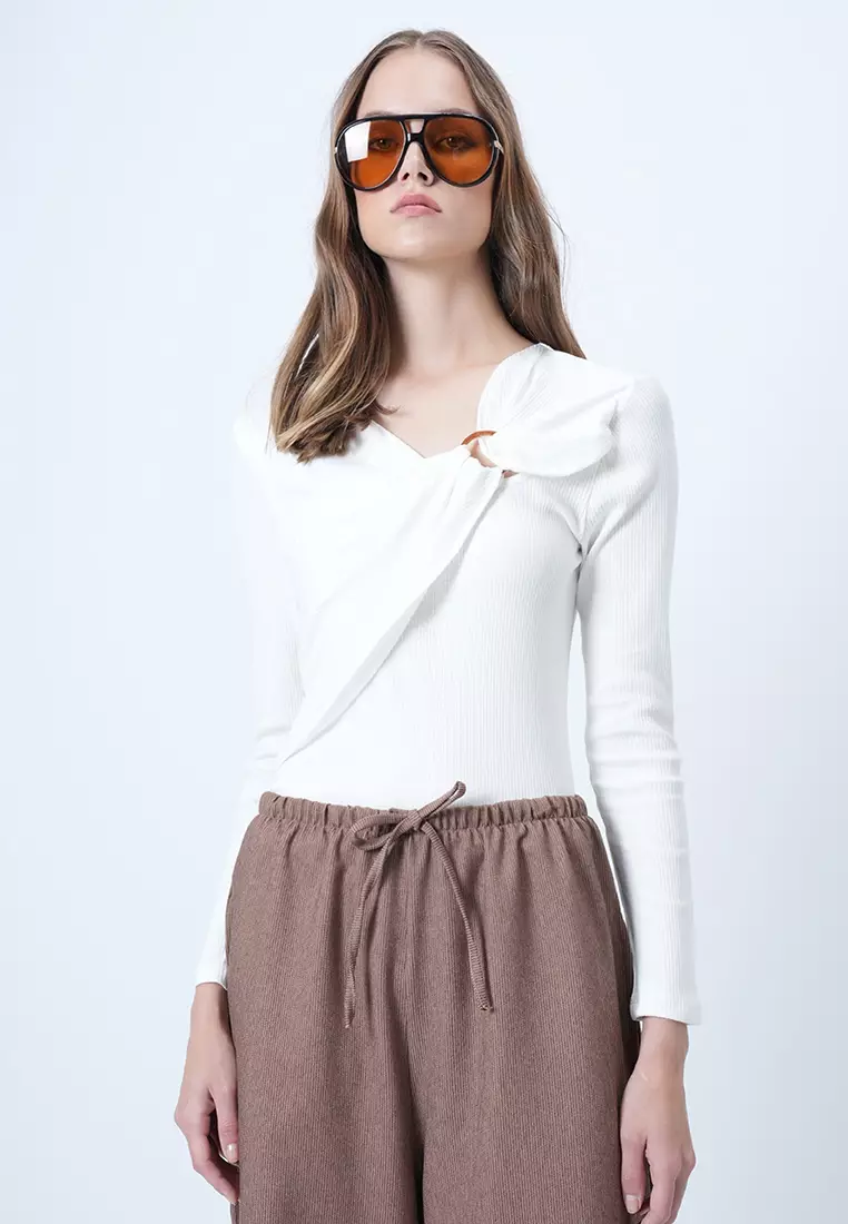 Accessory Detailed Asymmetrical Gathered Blouse