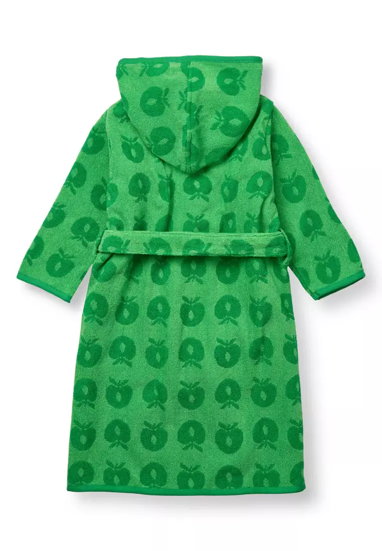 Bathrobe with apples