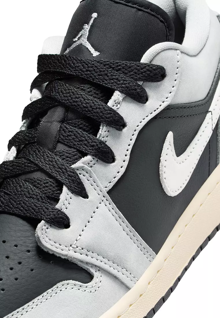 Air Jordan 1 Low Shoes