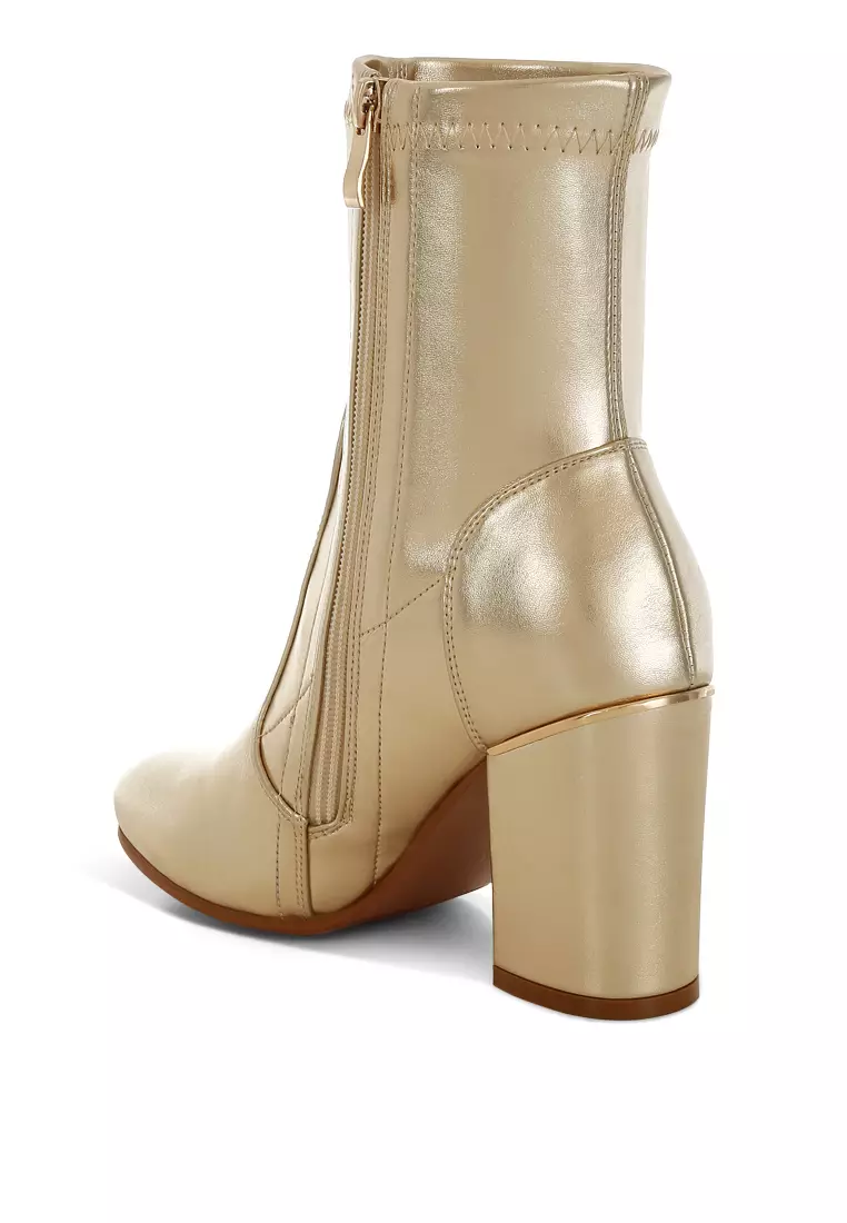 Sepatu Bot Kulit Metalik Warna Emas