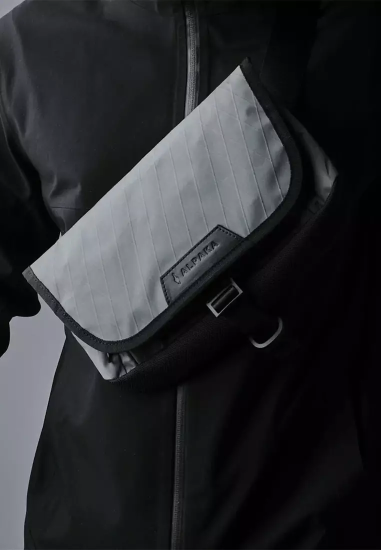 Alpaka air sling online bag