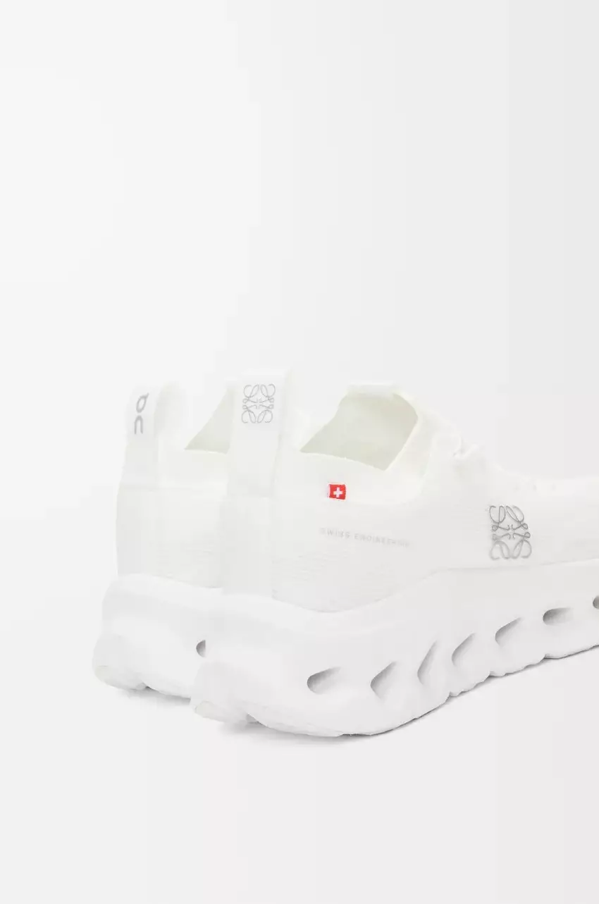 Cloudtilt Sneakers White