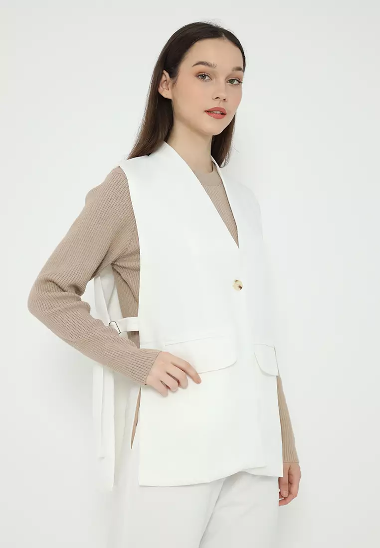 Slit Waistcoat With Tab