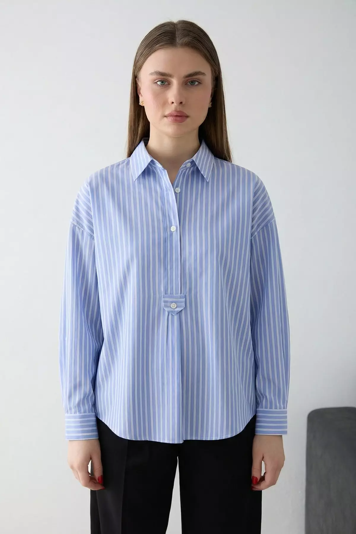 Blue-Beige Striped Half-Buttoned Oversized Woven Blouse Twoss26Bz565