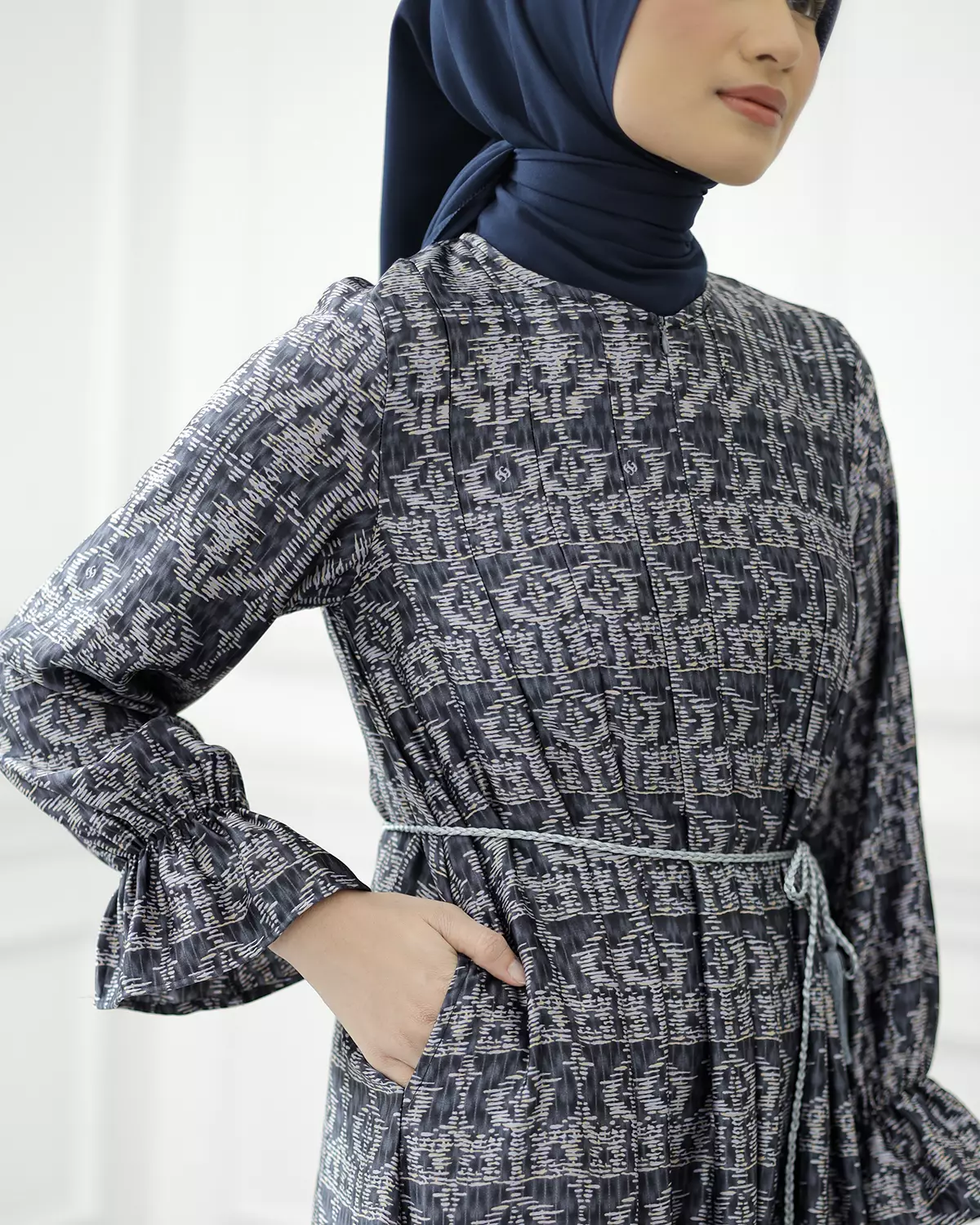 Geulis.id MAISSA DRESS - Midnight