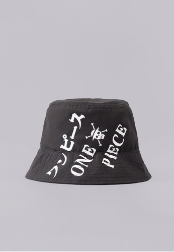 OXGN black One Piece Film Red x OXGN Bucket Hat B8B37AC97A966AGS_1