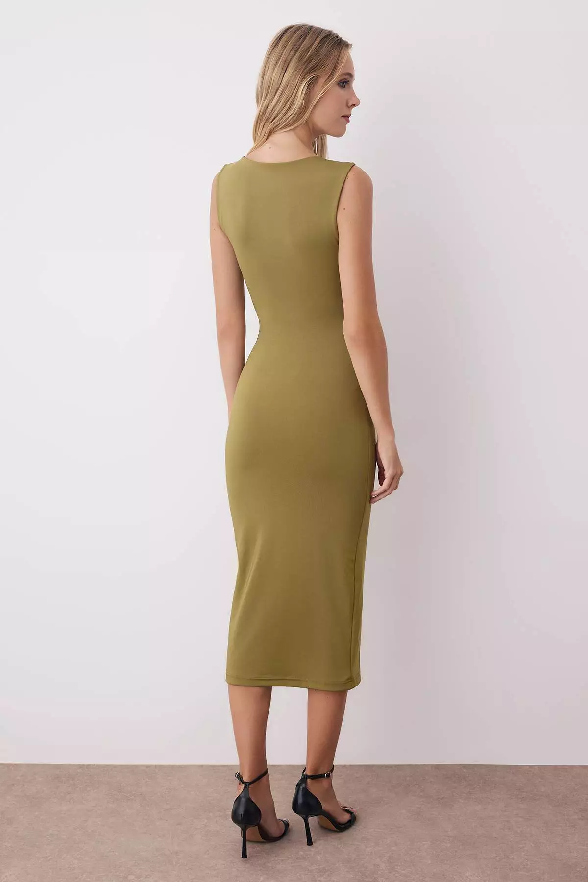 Oil Green Zero Sleeve Gathered Accessory Detailed Flexible Plain Midi Knit Dress Twoss25El00913