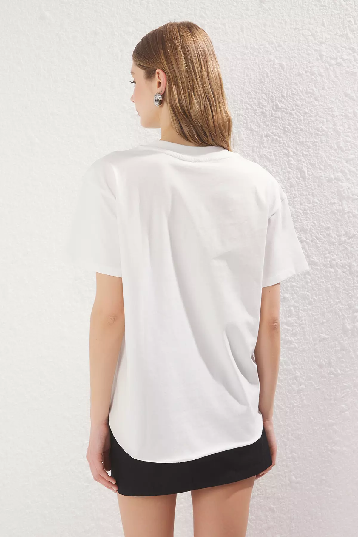 Ecru 100% Cotton V Neck Oversize/Wide Cut Knitted T-Shirt TWOSS25TS00162