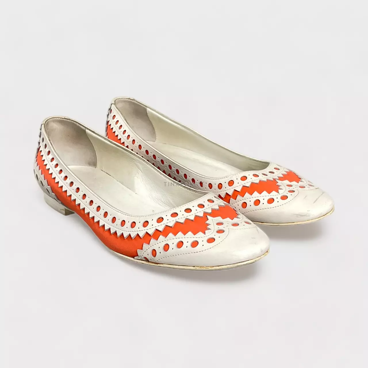 Hermes discount white flats