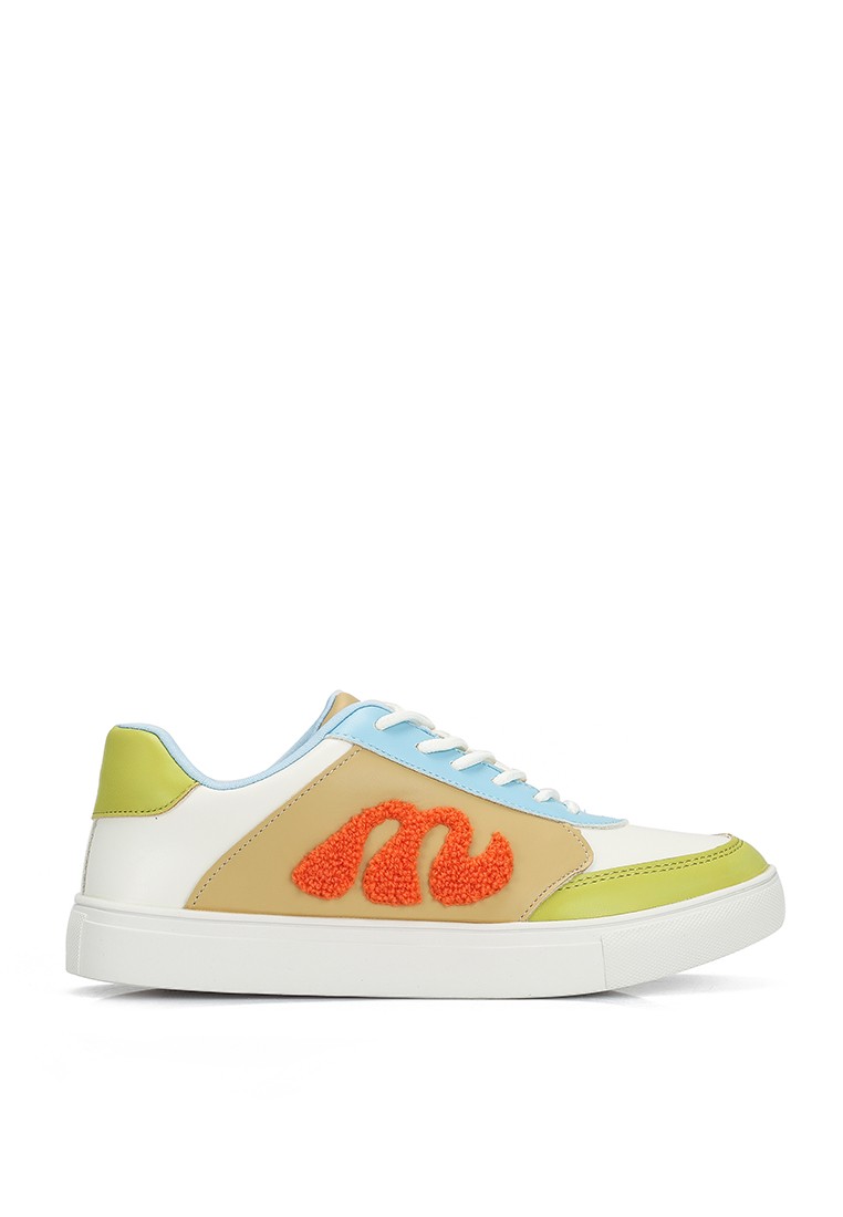 Bee-Free Rounded Toe Sneakers