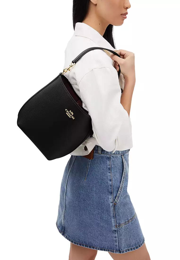 City Bucket Bag In Pebble Leather Black CT801