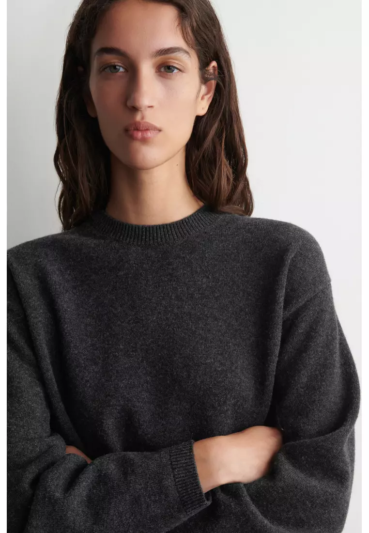 BELT-DETAIL MERINO WOOL JUMPER
