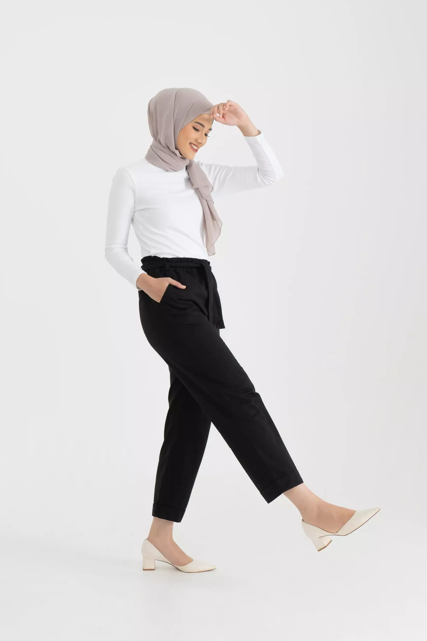 Celana Midi Wanita Zanna Black
