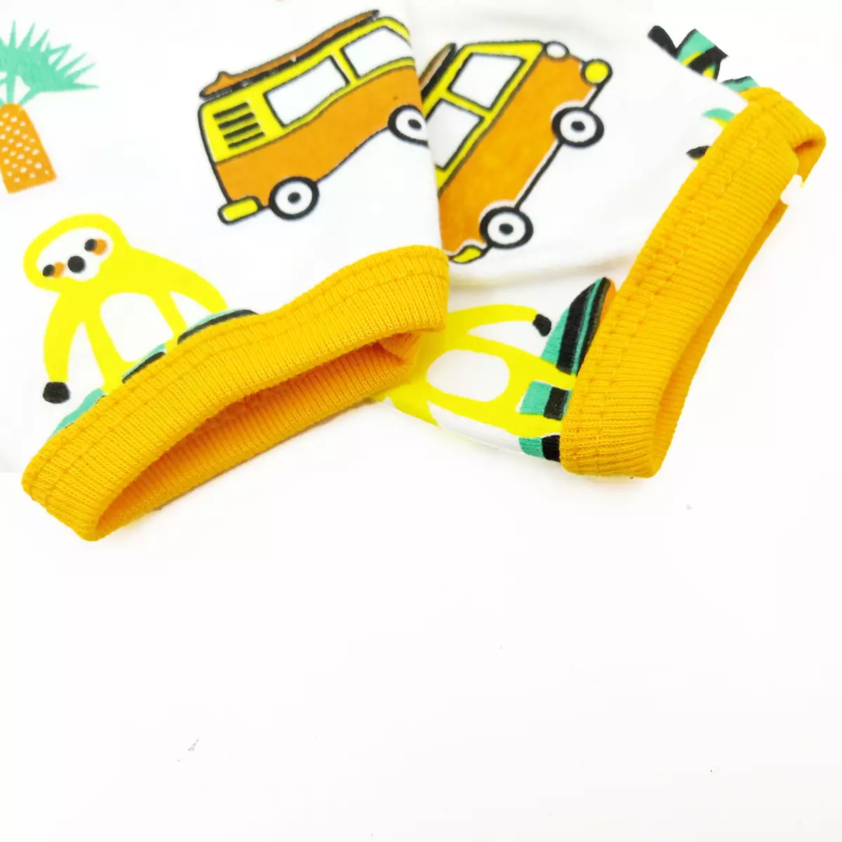 Wakakids Piyama Bayi Laki Laki Setelan Baju Tidur Anak Usia 0 Bulan Hingga 6 Bulan Holiday Full Printing 4087 Kuning