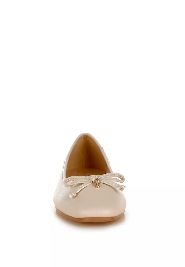 Faux Leather Casual Ballerinas in Beige