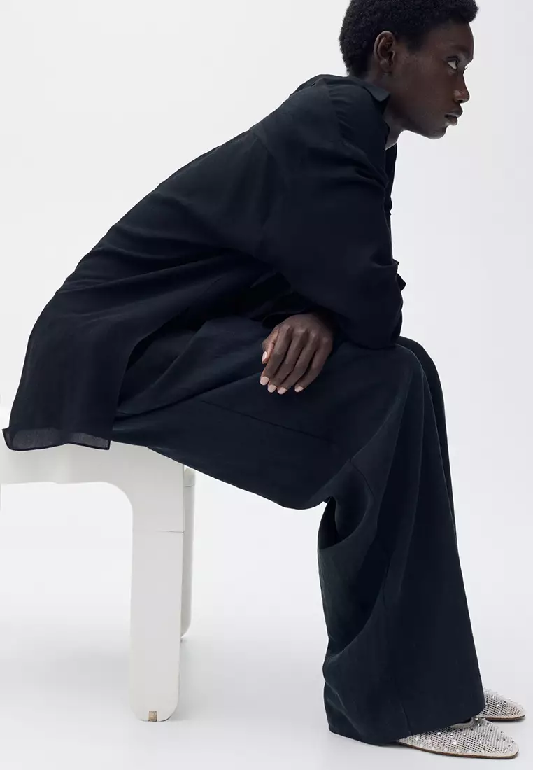 Mesh Shoes With Rhinestone Detail