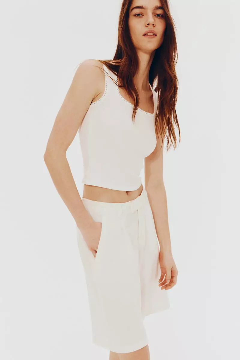 Knee-length linen-blend shorts