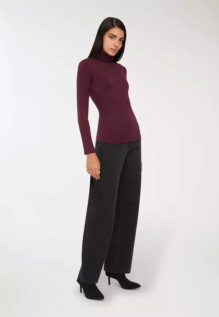 Woman Long-Sleeved T-Shirt