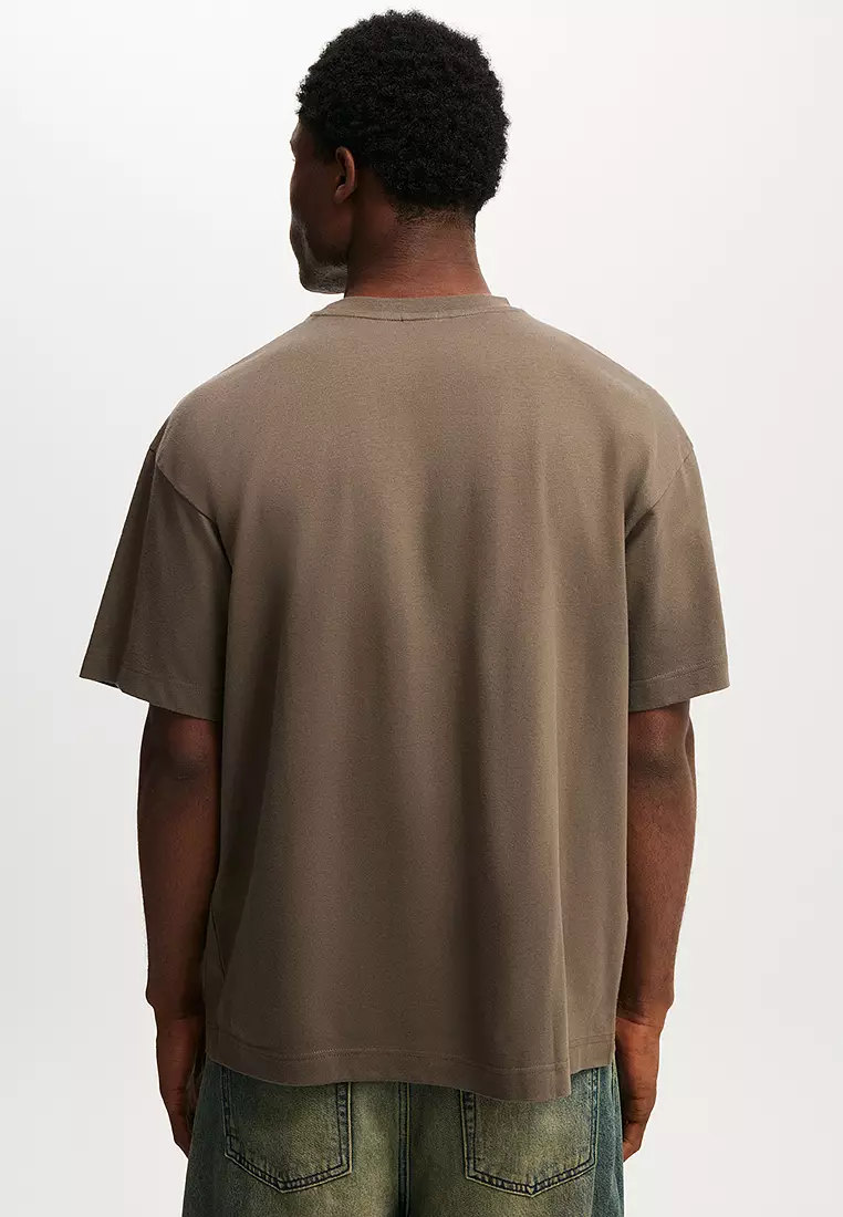 Box Fit Graphic T-Shirt