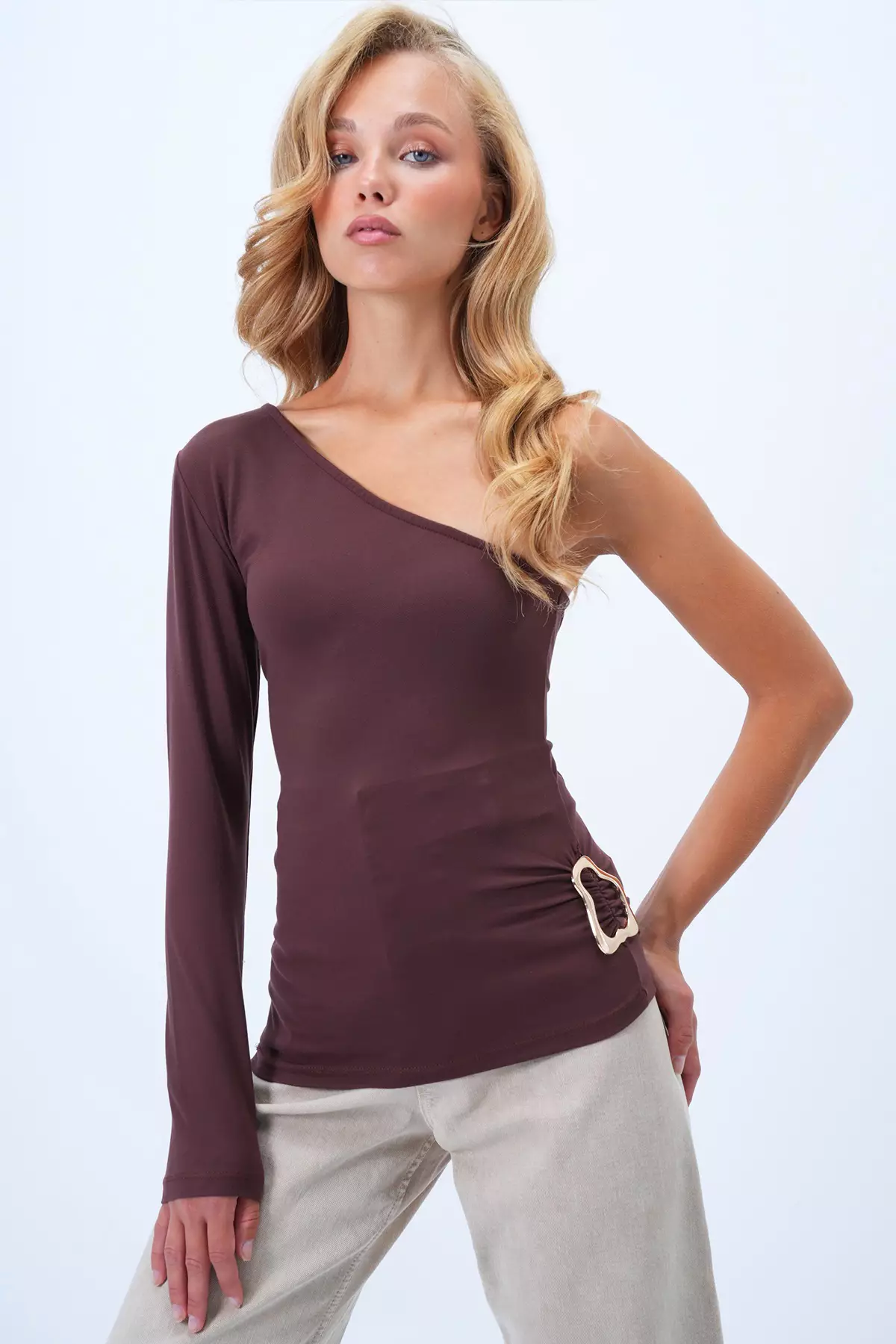 Women's Cinnamon Brown Waist Draped Accessory Detailed Single Sleeve Sandy Blouse Alc-X14414