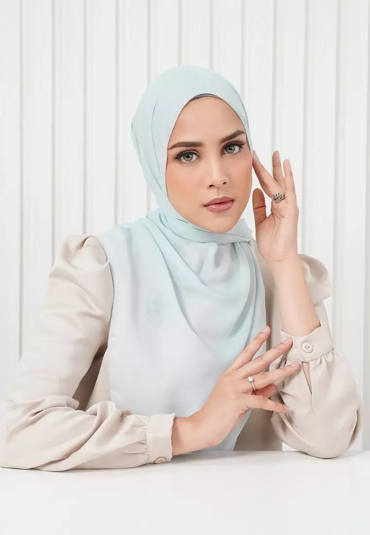 Buy Buttonscarves Cassie Square - Glacier 2024 Online | ZALORA Singapore