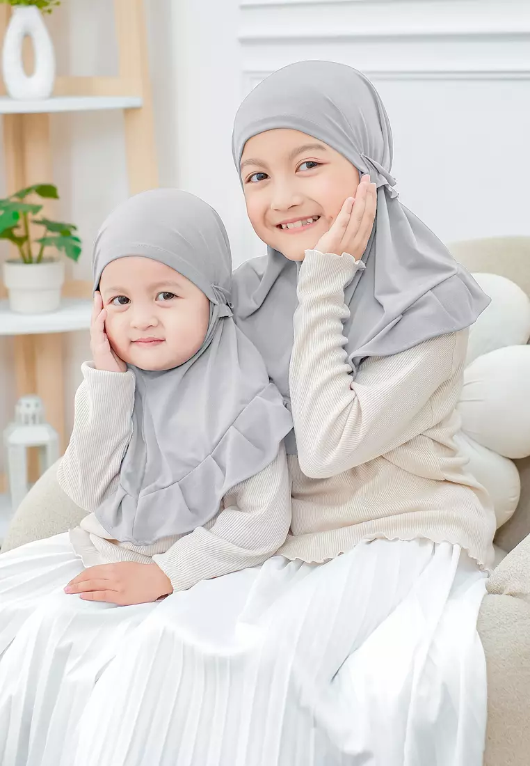 Cotton Bee - Ziva Ruffle Instan | Hijab Instan Anak | Kerudung Jilbab Bergo Tali Anak - Warm Grey - S