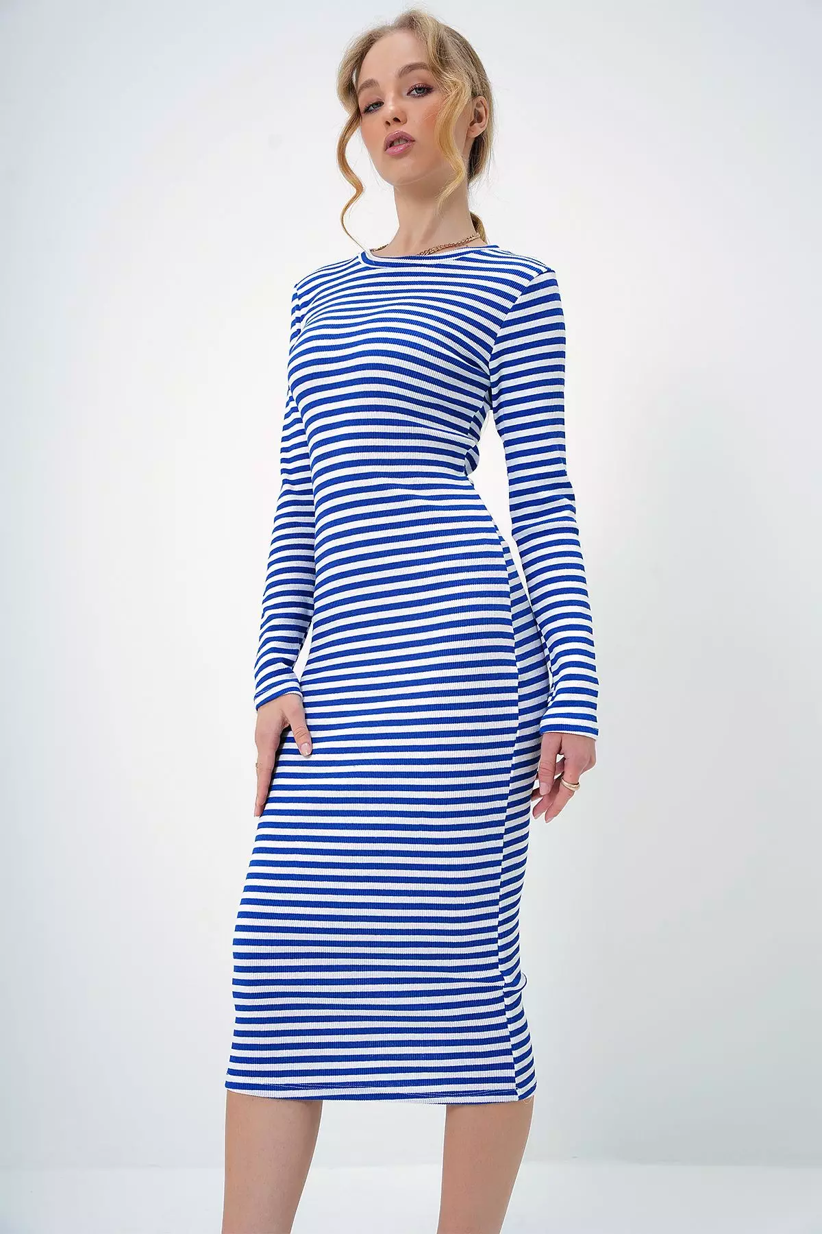 Women's Saks Blue Crew Neck Striped Midi Length Basic Dress