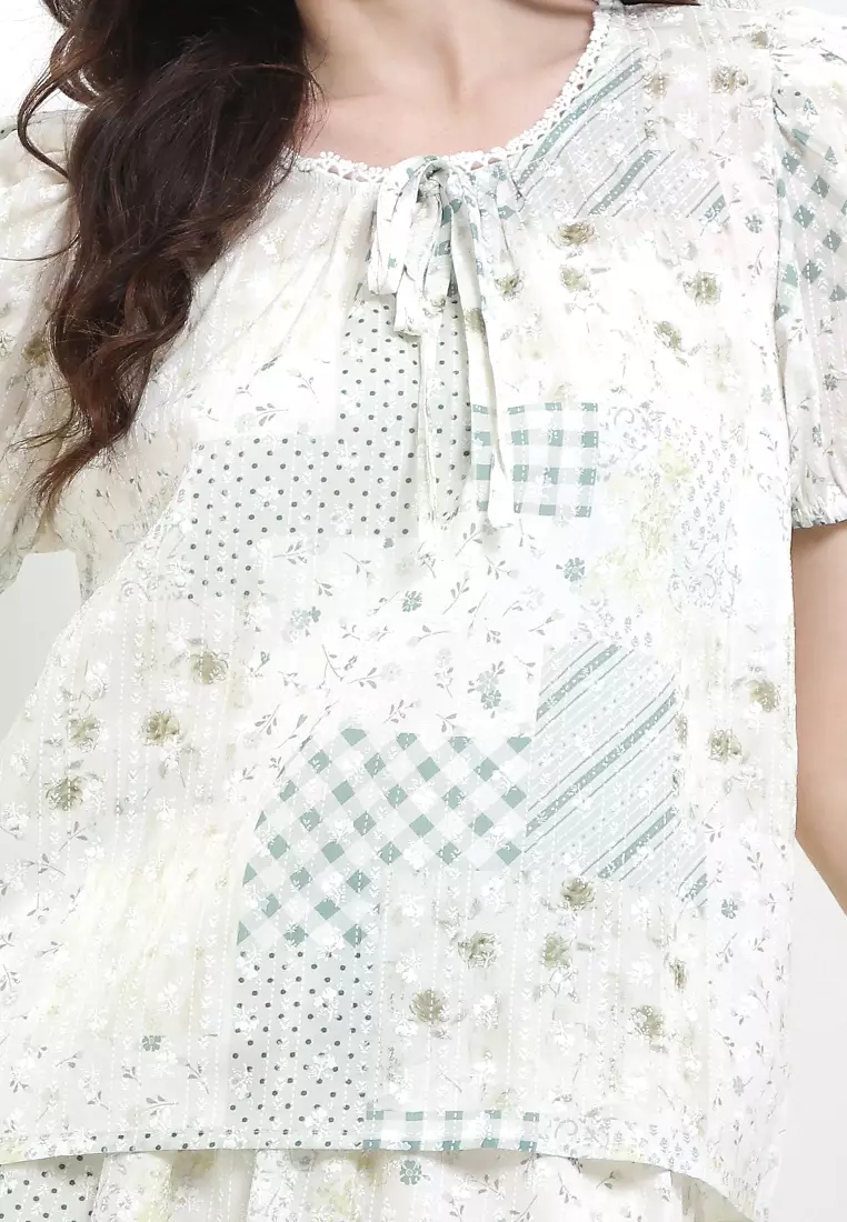 Puff Sleeves Flo Patches Print Lace Trimed Blouse W/ Ribbon
