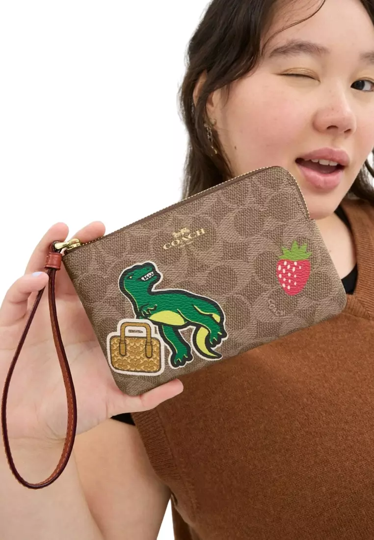 Coach christmas wristlet shop