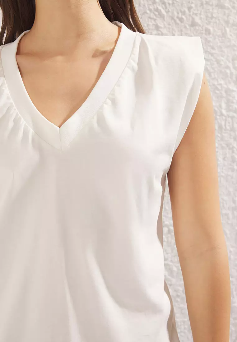 Sleeveless T-Shirt