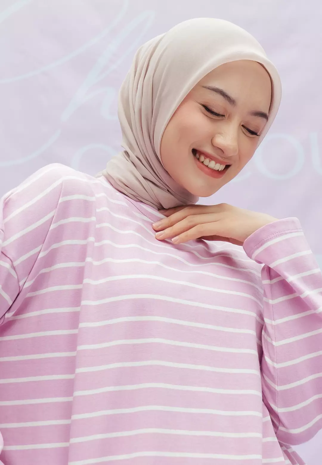 HijabChic Mayumi Stripe Tops Dusty Pink and White - Kaos Stripe Muslim Kasual Oversized Best Seller
