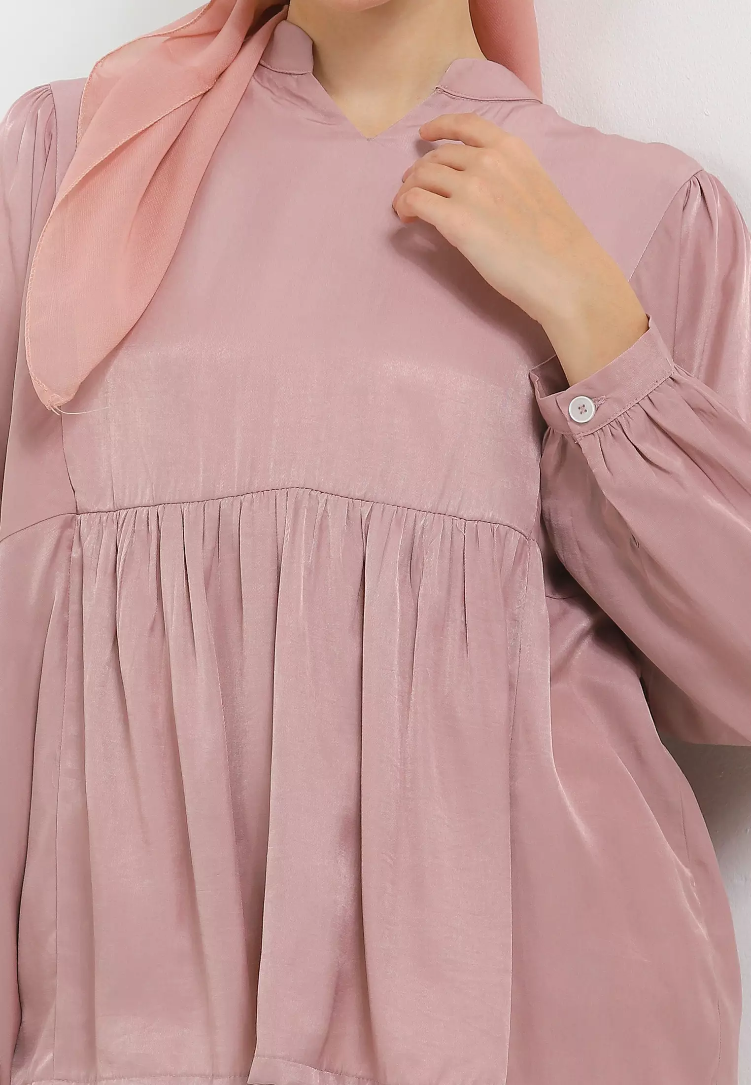 MFMW Rosallie Atasan Blouse Satin Nude