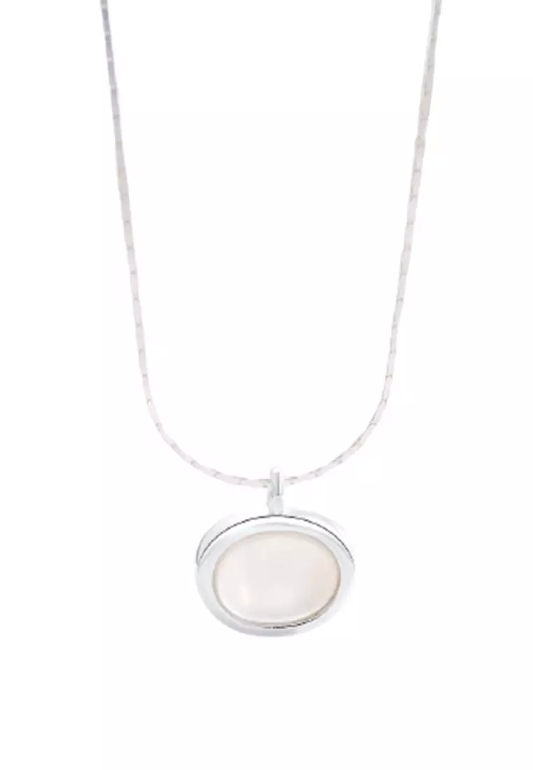 White online trendy necklace