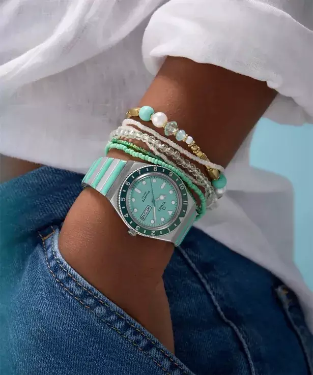 Jam Tangan Wanita Timex Q Blue Dial Dual Tone Stainless Steel Strap TW2W87800V5 Original