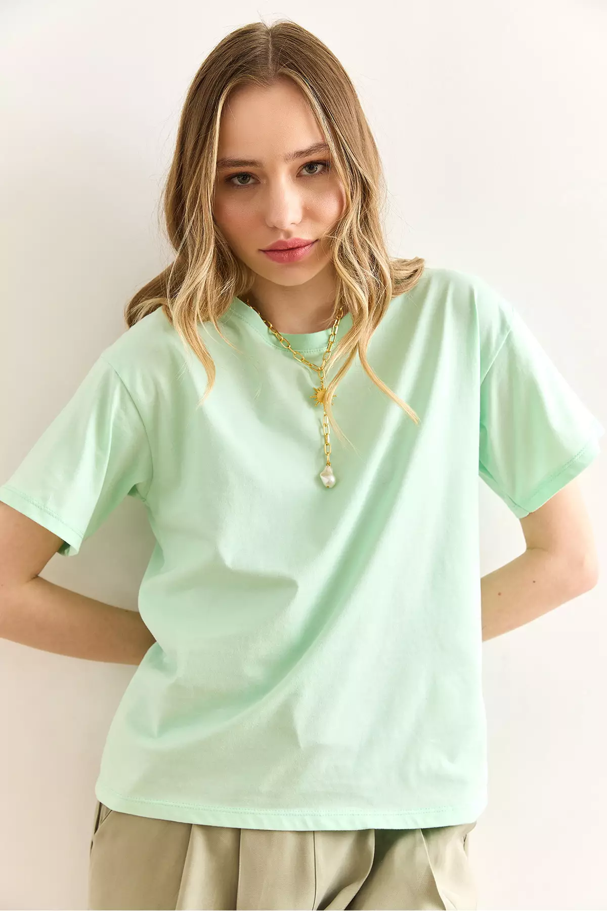 Women's Mint Green Crew Neck Basic T-Shirt Tsh-19000774