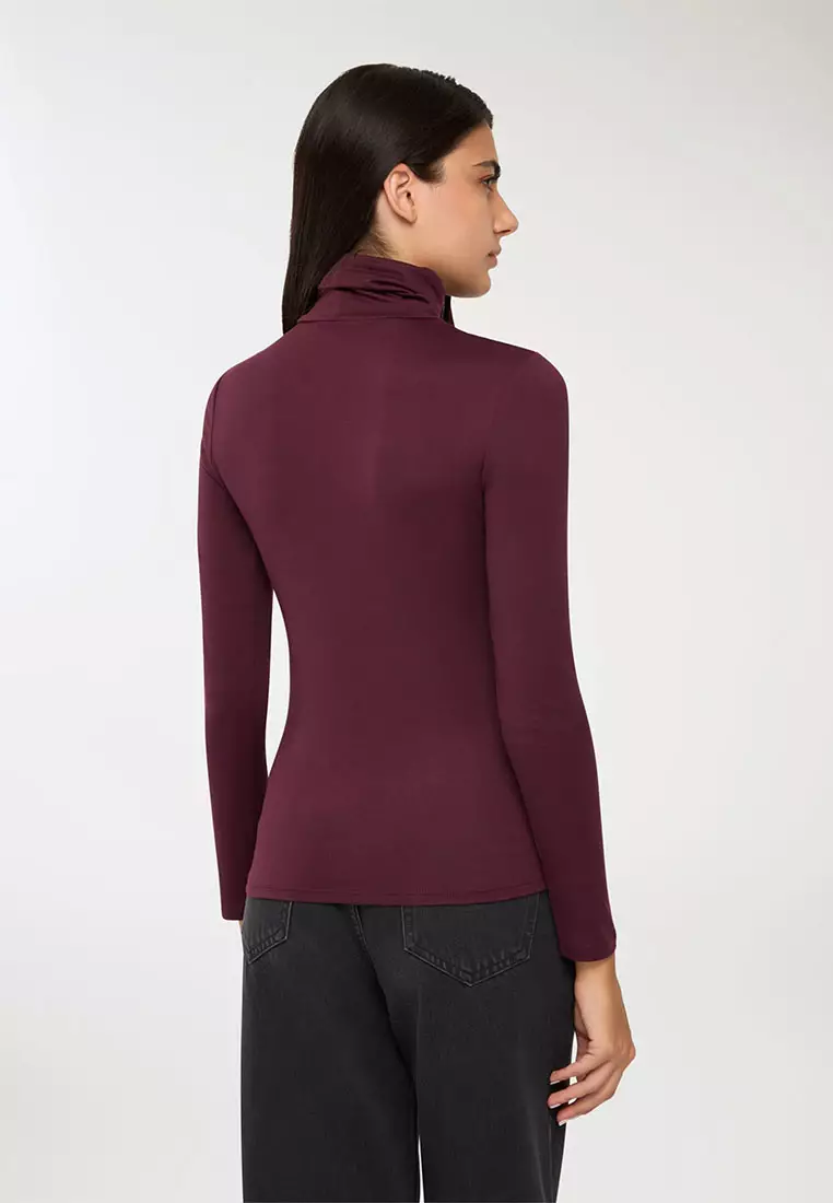 Woman Long-Sleeved T-Shirt