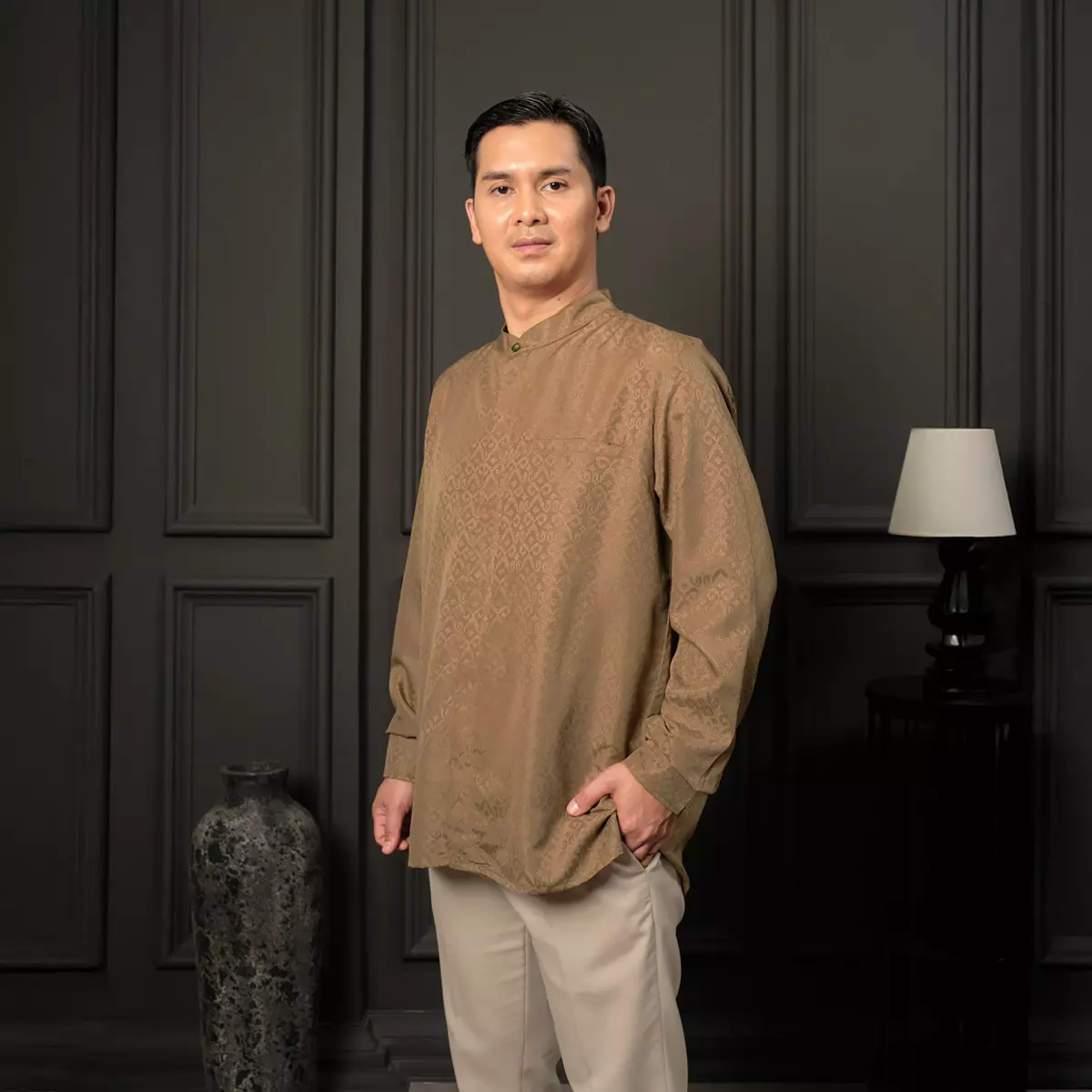 ZM Zaskia Mecca - Kirav Tan Kemeja Koko Pria Lengan Panjang - Teman Serumpun - Edisi Kamboja