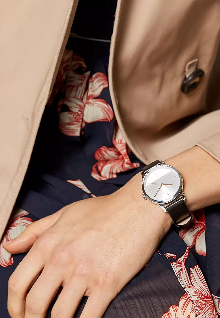 Esprit - Jam Tangan Analog Wanita - Silver - Black Leather Strap - ES1L106L0025