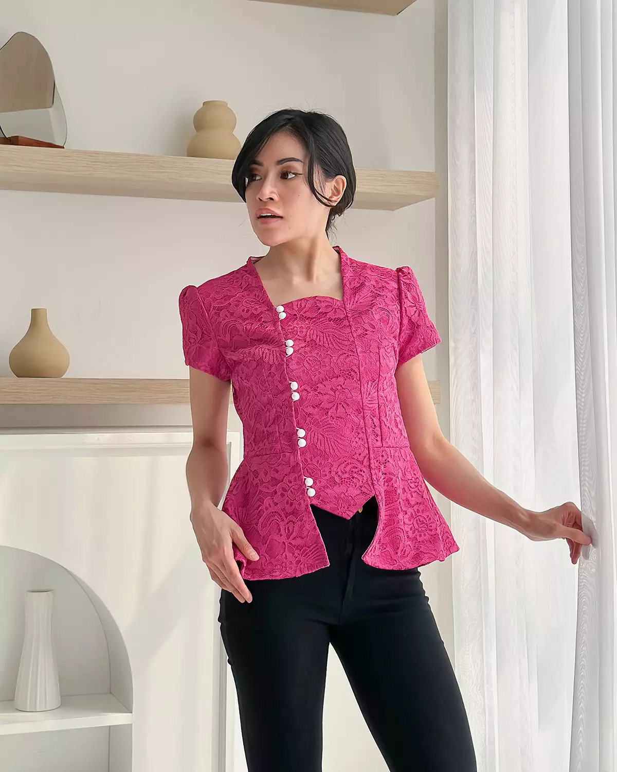 Sinok Peplum Electric Pink Kebaya