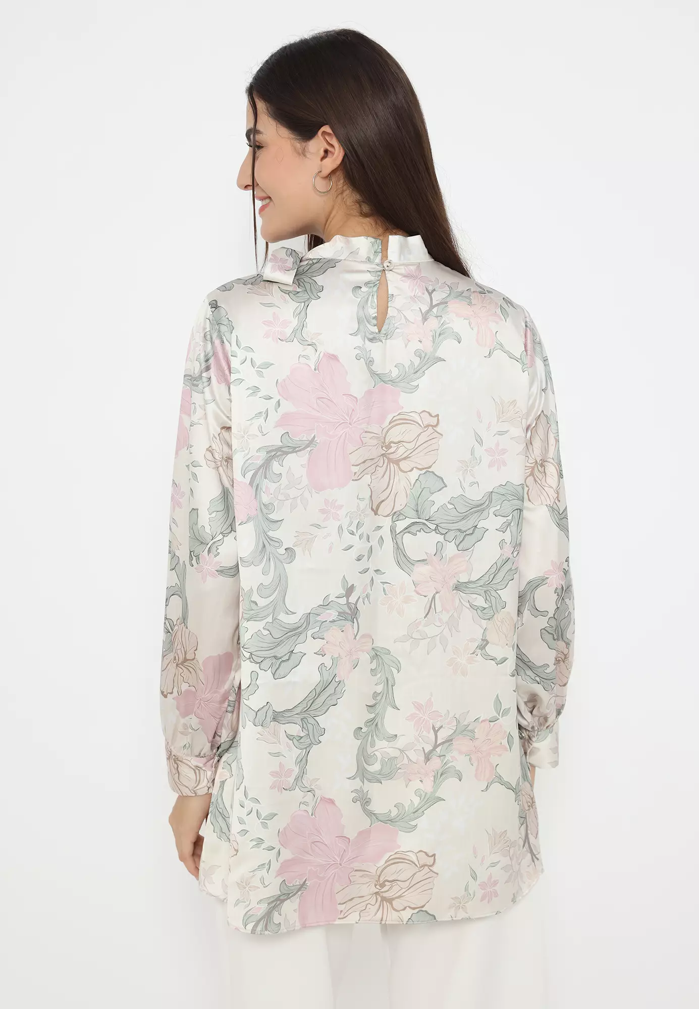 Atasan Blus Wanita Cream Paisley Blouse With Tape Detail In Cream Warna CREAM