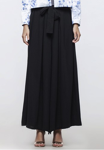 Pleated Flare Trouser
