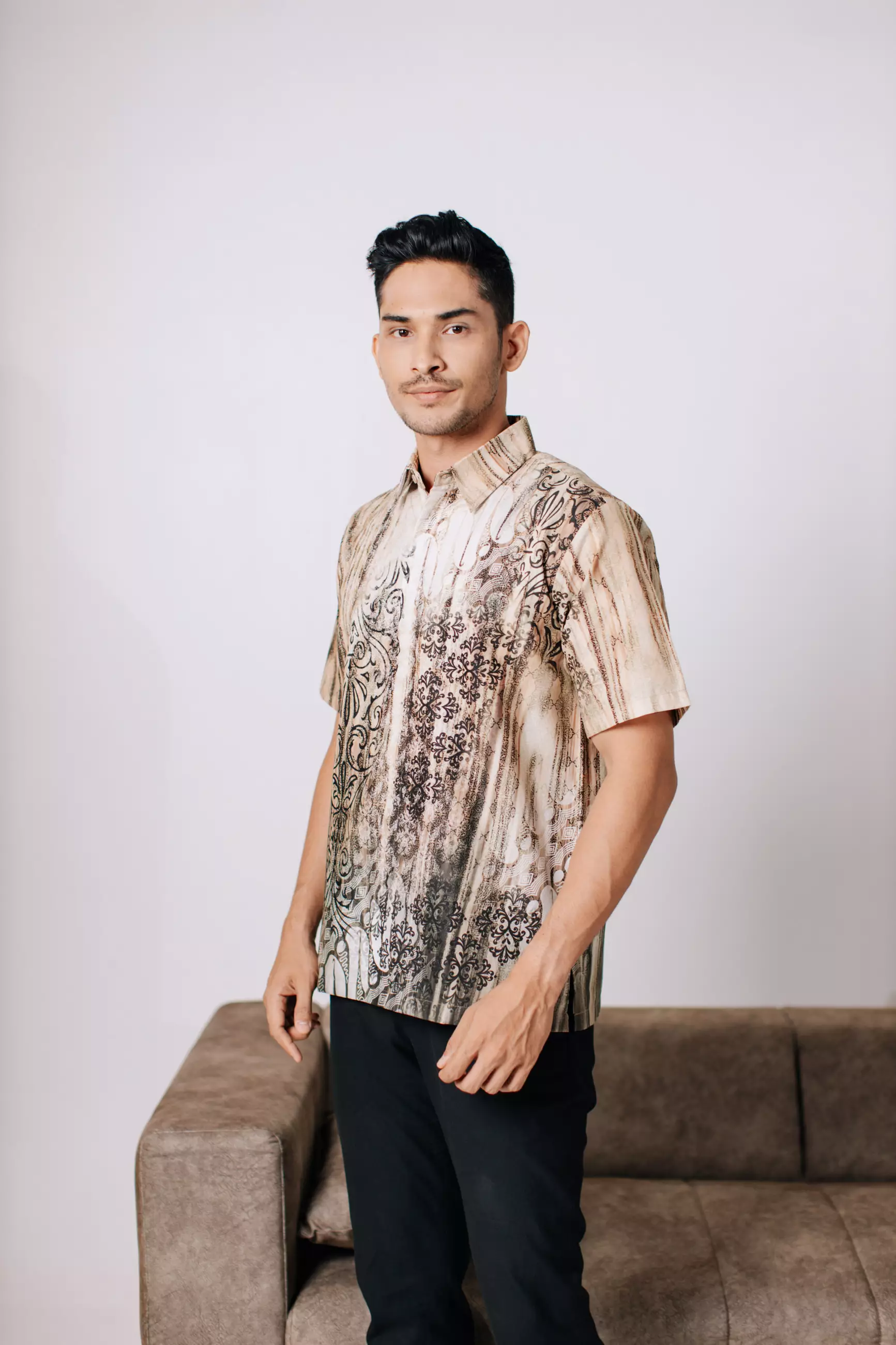 Adyatma Adira Brown Kemeja Batik Furing Regular Fit Lengan Pendek Katun Digital Print