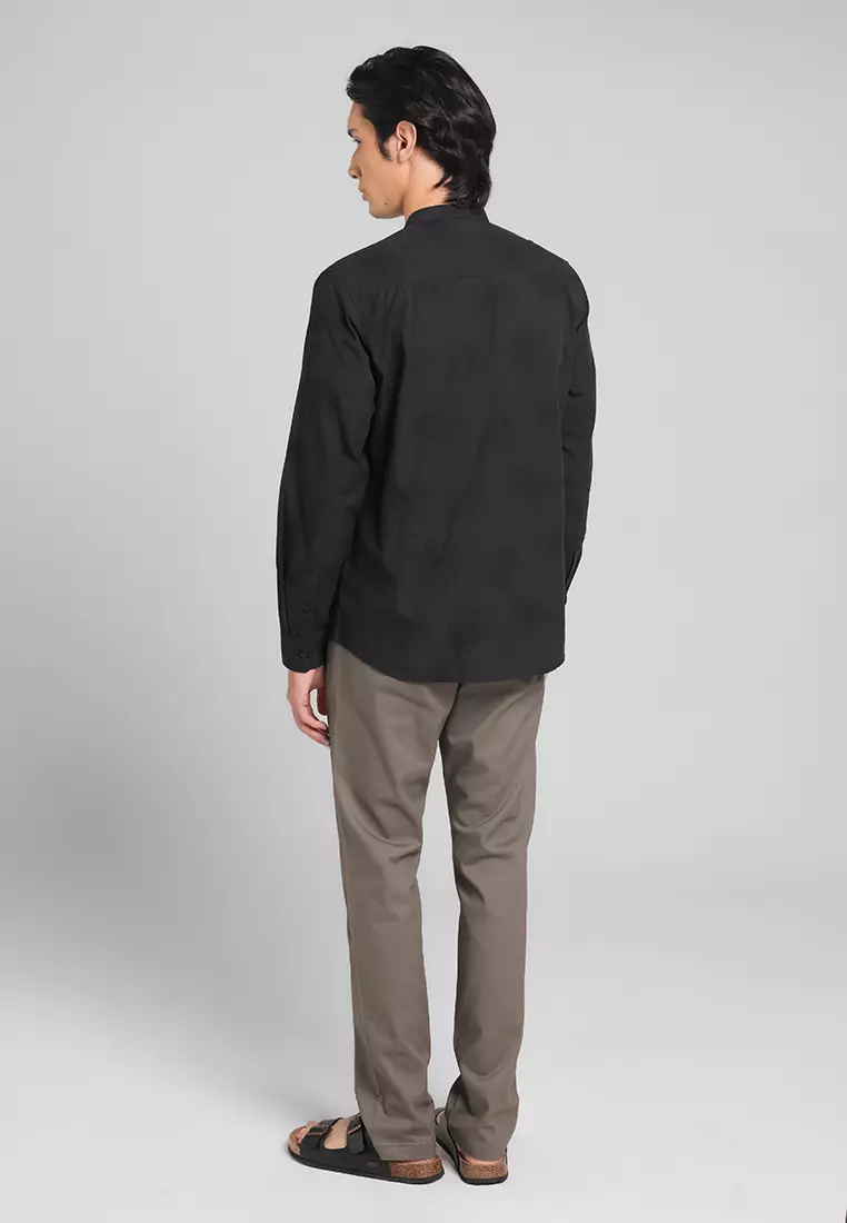 MANZONE - Kemeja Koko Shanghai Lengan Panjang Pria Umaira Modern Fit - Black Warna Black